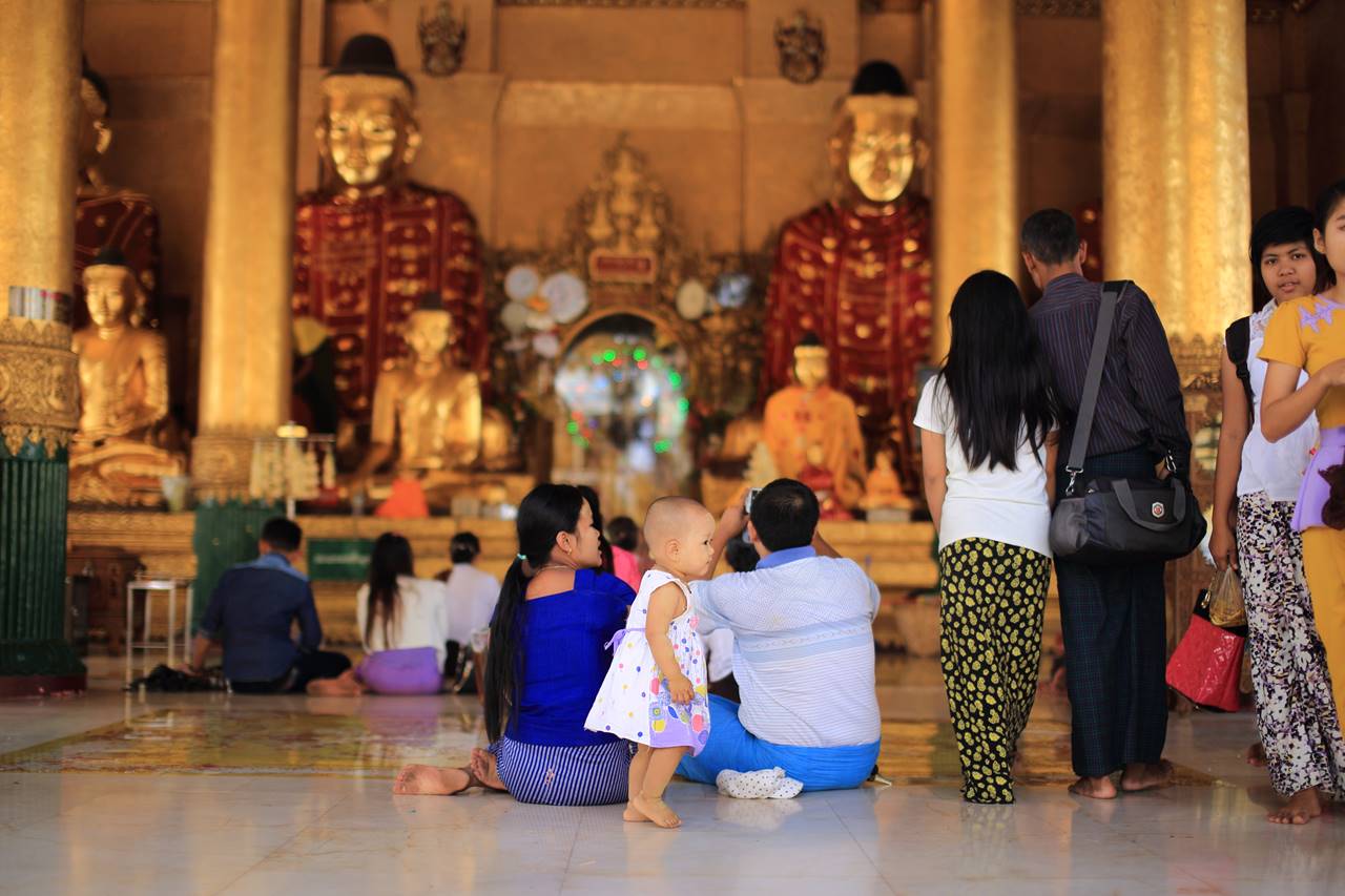 ミャンマー　観光　Myanmar Yangon シュエダゴンパゴダ Shwedagon Pagoda